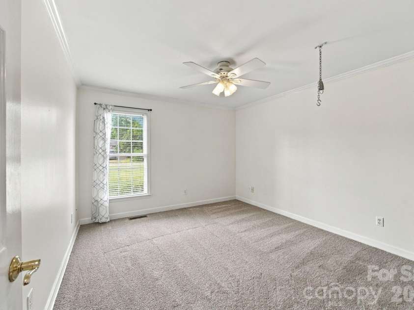 1829 Kenmore Drive, Statesville, NC 28625.  MLS# CAR4426962, YatesRealty ID 52207. 