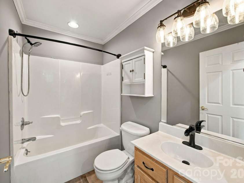 1829 Kenmore Drive, Statesville, NC 28625.  MLS# CAR4426962, YatesRealty ID 52207. 
