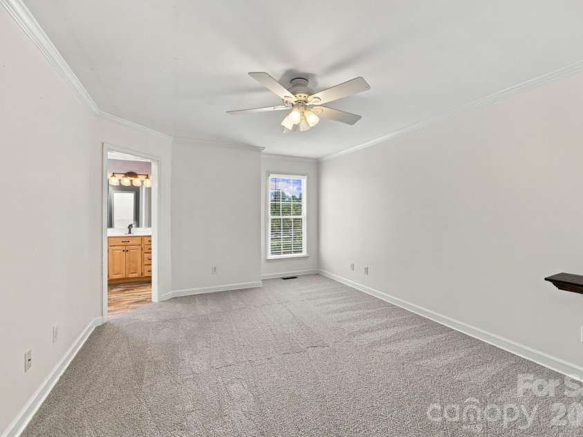 1829 Kenmore Drive, Statesville, NC 28625.  MLS# CAR4426962, YatesRealty ID 52207. 