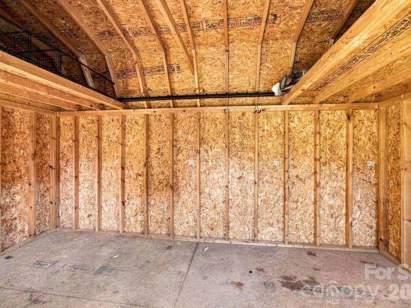 1829 Kenmore Drive, Statesville, NC 28625.  MLS# CAR4426962, YatesRealty ID 52207. 