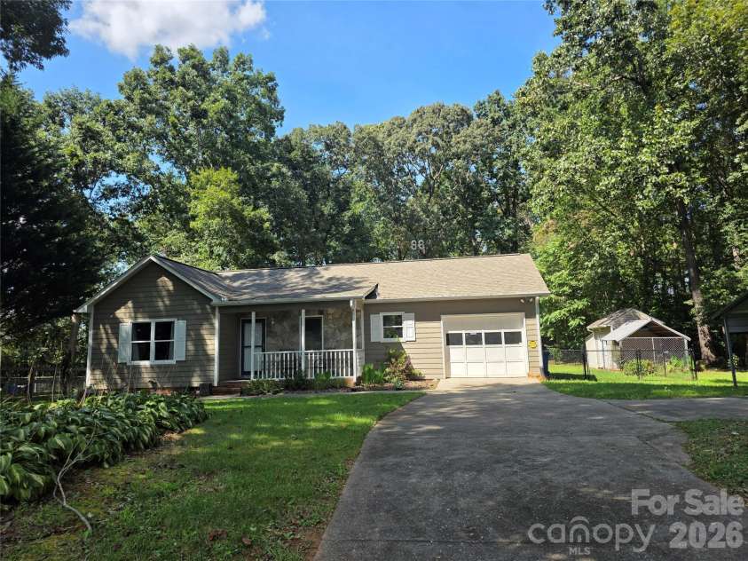 1190 Landsdowne Drive, Conover, NC 28613.  MLS# CAR4426803, YatesRealty ID 52208. 