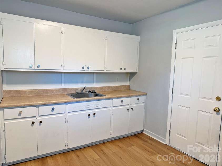 412 Oates Street, Rock Hill, SC 29730.  MLS# CAR4426972, YatesRealty ID 52210. 