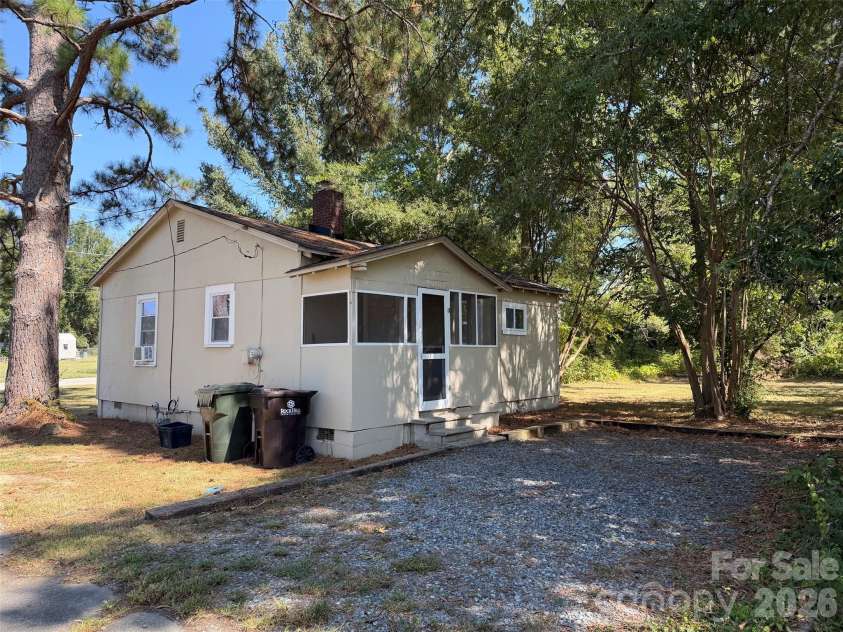 412 Oates Street, Rock Hill, SC 29730.  MLS# CAR4426972, YatesRealty ID 52210. 