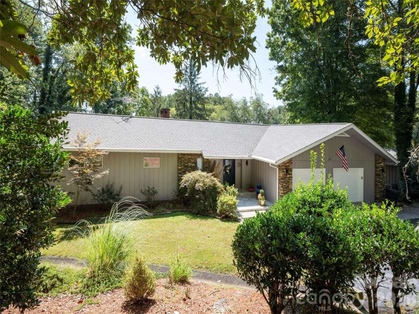 30 Fairway Drive, Etowah, NC 28729.  MLS# CAR4426945, YatesRealty ID 52211. 