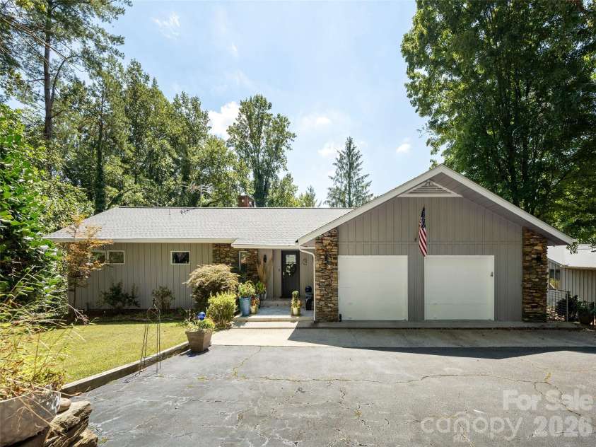 30 Fairway Drive, Etowah, NC 28729.  MLS# CAR4426945, YatesRealty ID 52211. 
