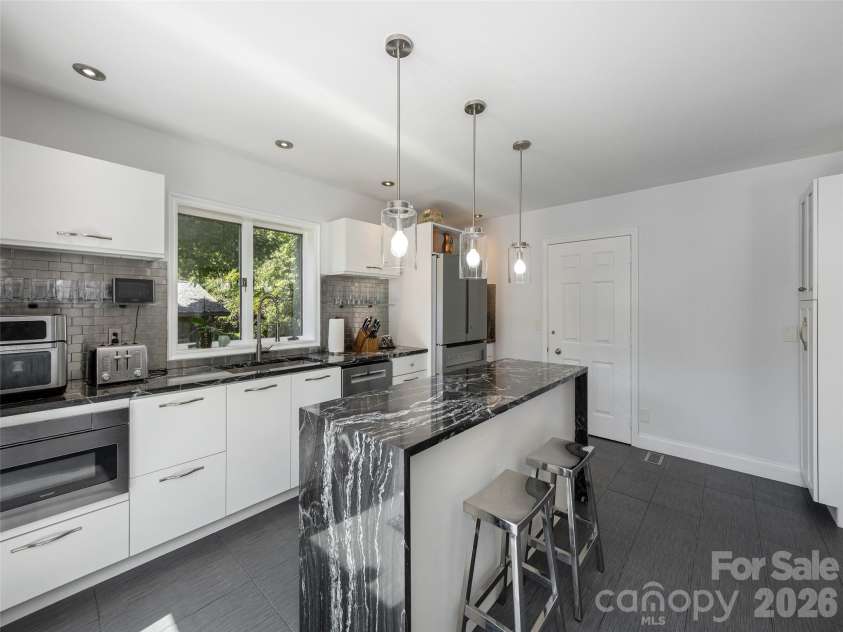 30 Fairway Drive, Etowah, NC 28729.  MLS# CAR4426945, YatesRealty ID 52211. 