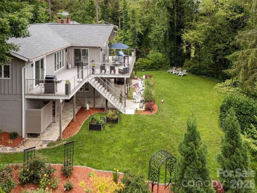 30 Fairway Drive, Etowah, NC 28729.  MLS# CAR4426945, YatesRealty ID 52211. 