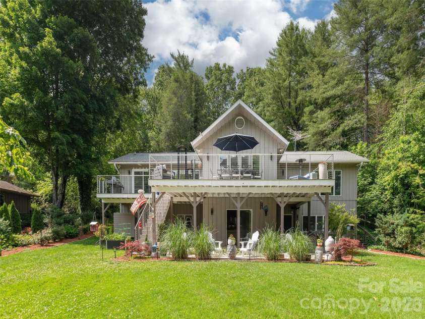 30 Fairway Drive, Etowah, NC 28729.  MLS# CAR4426945, YatesRealty ID 52211. 