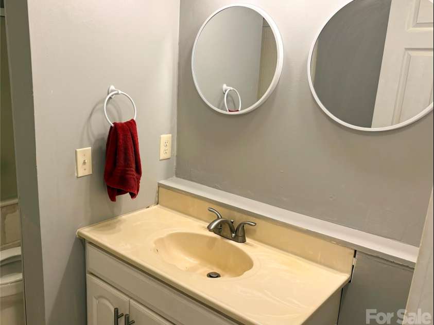 37 Sixth Street, York, SC 29745.  MLS# CAR4426335, YatesRealty ID 52212. 