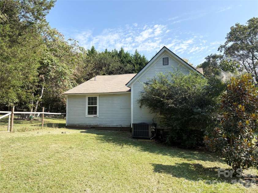 37 Sixth Street, York, SC 29745.  MLS# CAR4426335, YatesRealty ID 52212. 