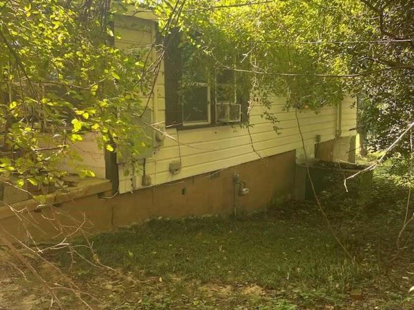621 Johns Lane, Gastonia, NC 28052.  MLS# CAR4426931, YatesRealty ID 52213. 