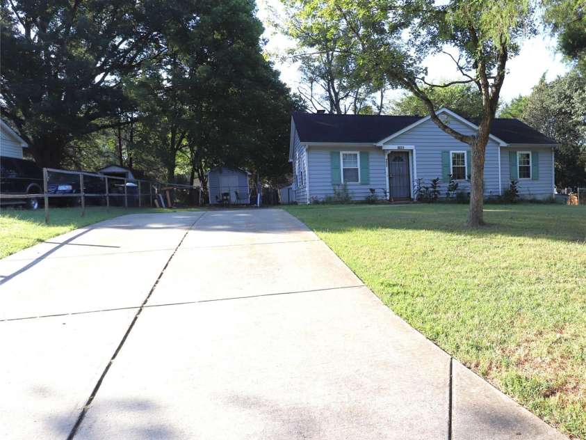 9821 Garth Wood Road, Charlotte, NC 28273.  MLS# CAR4424614, YatesRealty ID 52214. 