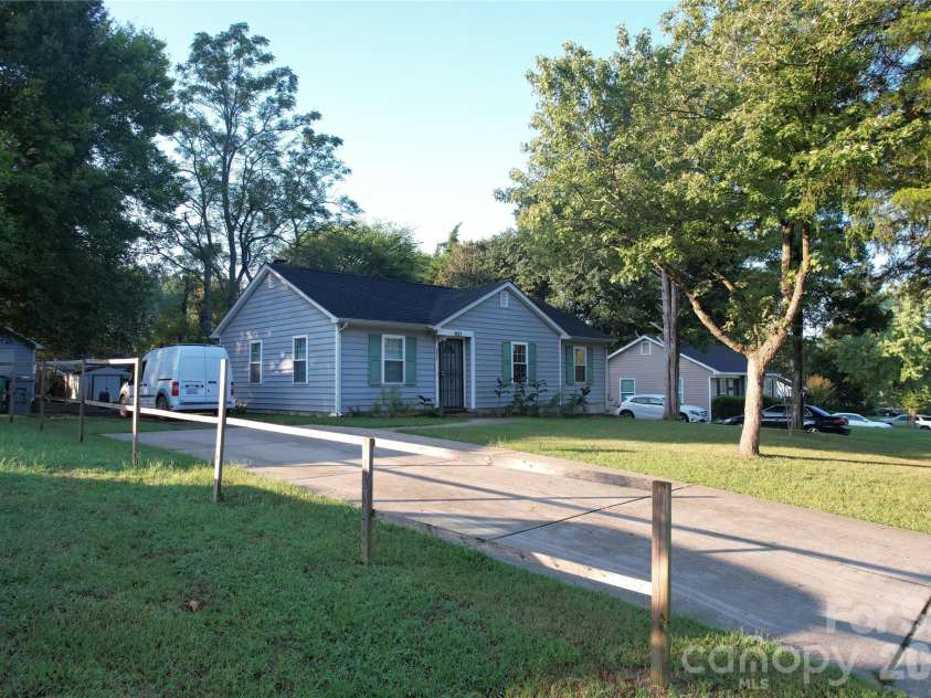 9821 Garth Wood Road, Charlotte, NC 28273.  MLS# CAR4424614, YatesRealty ID 52214. 