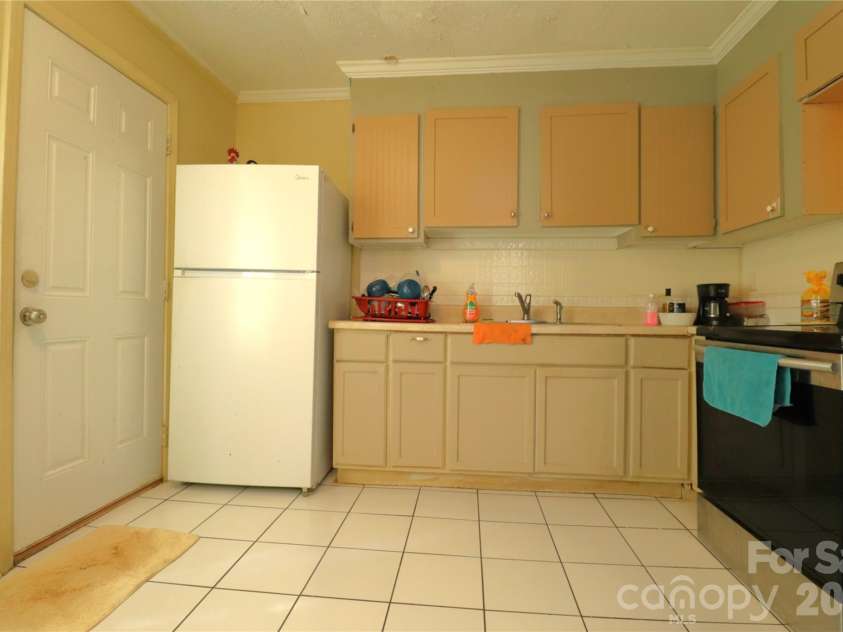 9821 Garth Wood Road, Charlotte, NC 28273.  MLS# CAR4424614, YatesRealty ID 52214. 