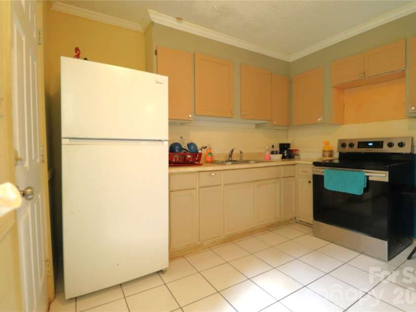 9821 Garth Wood Road, Charlotte, NC 28273.  MLS# CAR4424614, YatesRealty ID 52214. 