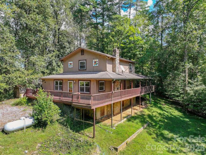885 Rustic Heights Road, Waynesville, NC 28785.  MLS# CAR4426982, YatesRealty ID 52216. 