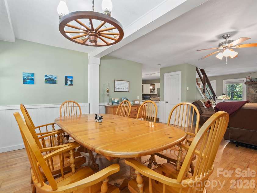 885 Rustic Heights Road, Waynesville, NC 28785.  MLS# CAR4426982, YatesRealty ID 52216. 
