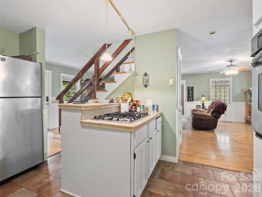 885 Rustic Heights Road, Waynesville, NC 28785.  MLS# CAR4426982, YatesRealty ID 52216. 
