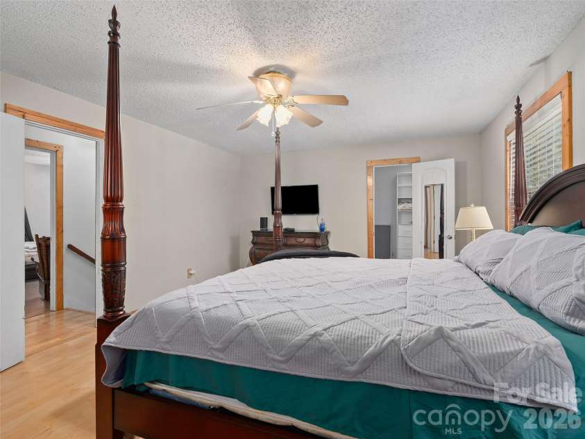 885 Rustic Heights Road, Waynesville, NC 28785.  MLS# CAR4426982, YatesRealty ID 52216. 