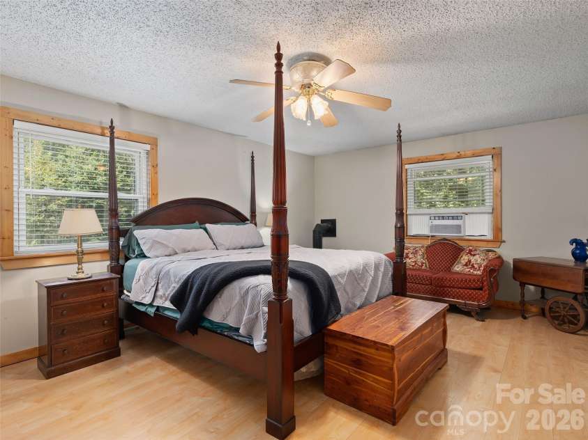 885 Rustic Heights Road, Waynesville, NC 28785.  MLS# CAR4426982, YatesRealty ID 52216. 
