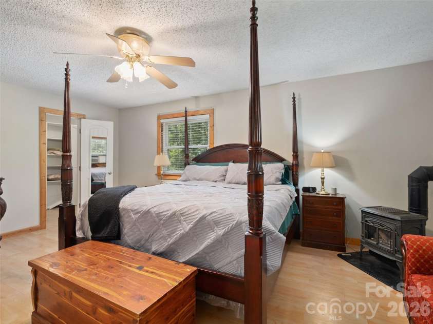 885 Rustic Heights Road, Waynesville, NC 28785.  MLS# CAR4426982, YatesRealty ID 52216. 