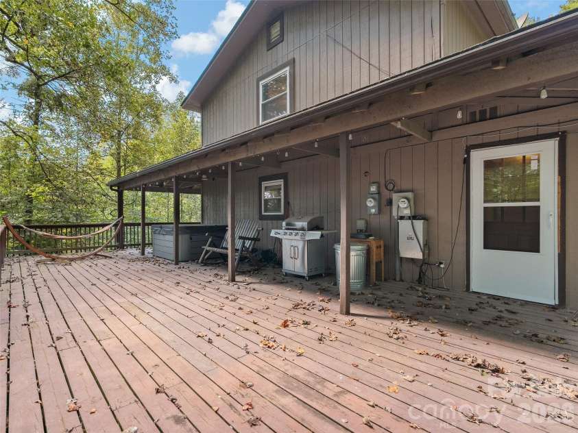 885 Rustic Heights Road, Waynesville, NC 28785.  MLS# CAR4426982, YatesRealty ID 52216. 