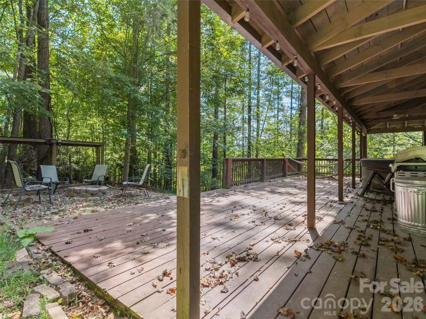 885 Rustic Heights Road, Waynesville, NC 28785.  MLS# CAR4426982, YatesRealty ID 52216. 