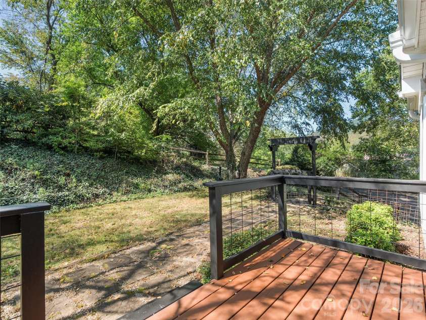 126 Ridgeline Road, Clyde, NC 28721.  MLS# CAR4427000, YatesRealty ID 52217. 