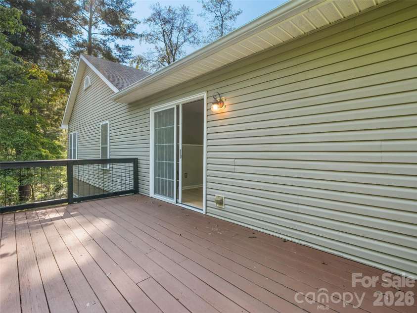 126 Ridgeline Road, Clyde, NC 28721.  MLS# CAR4427000, YatesRealty ID 52217. 