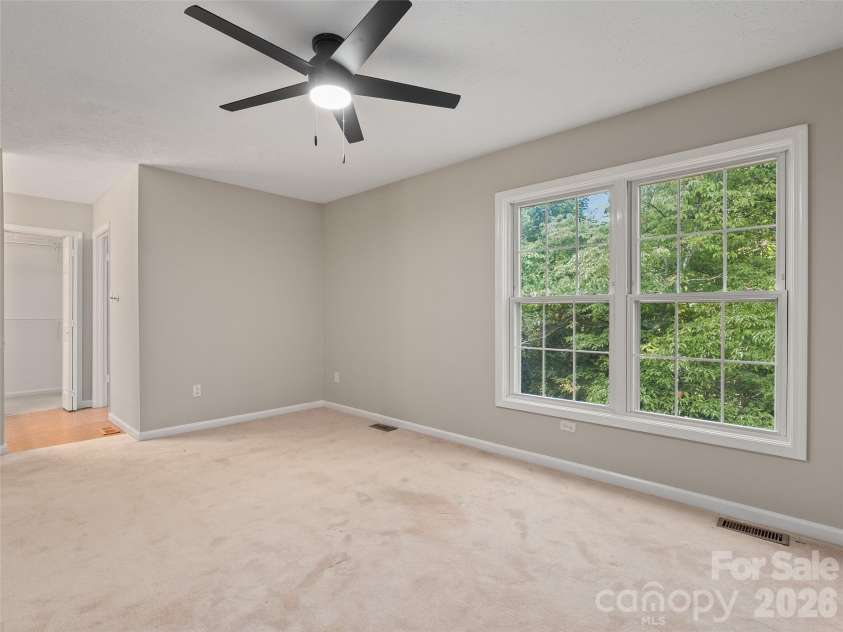 126 Ridgeline Road, Clyde, NC 28721.  MLS# CAR4427000, YatesRealty ID 52217. 