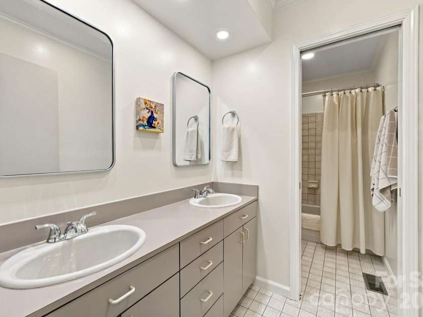 104 Buckingham Place, Salisbury, NC 28144.  MLS# CAR4427022, YatesRealty ID 52218. 