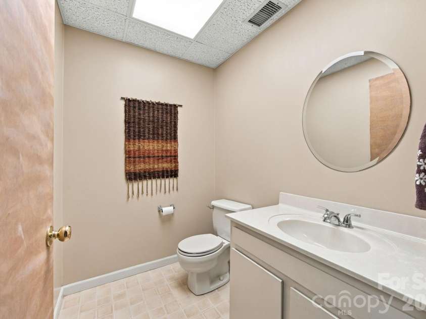104 Buckingham Place, Salisbury, NC 28144.  MLS# CAR4427022, YatesRealty ID 52218. 