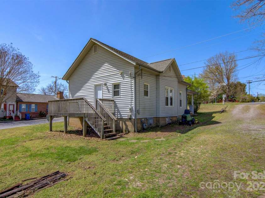 60 Duke Street, Granite Falls, NC 28630.  MLS# CAR4238766, YatesRealty ID 5222. 