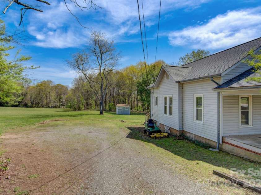 60 Duke Street, Granite Falls, NC 28630.  MLS# CAR4238766, YatesRealty ID 5222. 