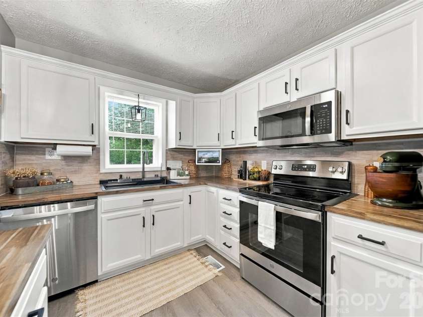 1480 Cedar Valley Church Road, Lenoir, NC 28645.  MLS# CAR4425097, YatesRealty ID 52220. 