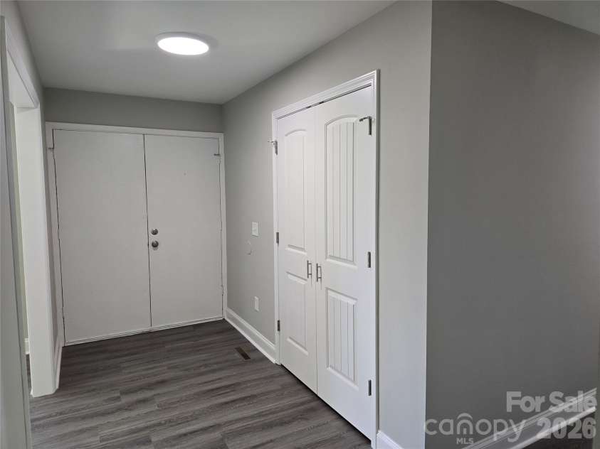 506 Pine Street, Landis, NC 28088.  MLS# CAR4426832, YatesRealty ID 52228. Front foyer