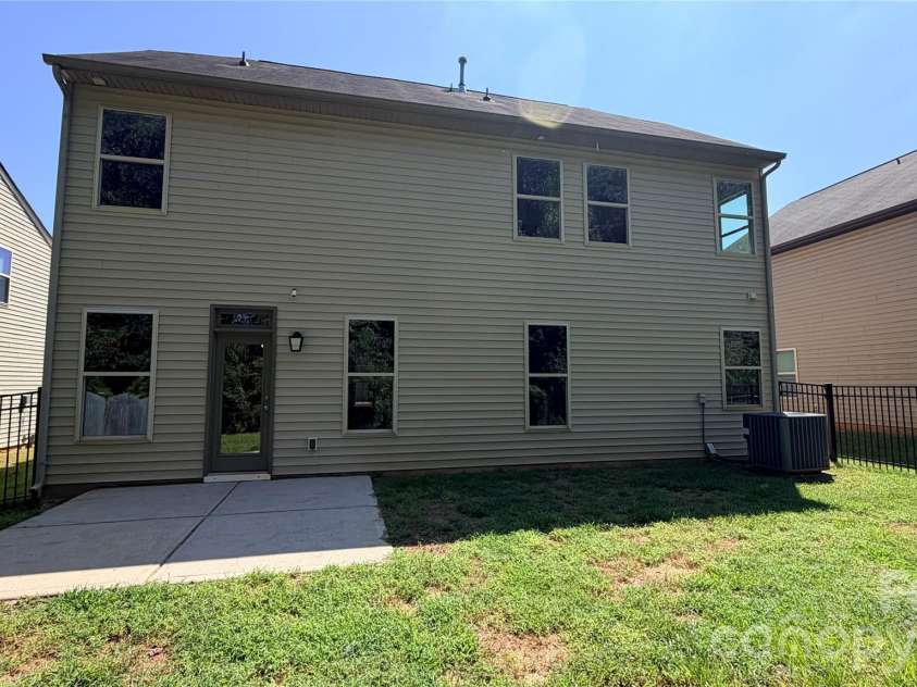 3807 Ernie Drive, Charlotte, NC 28269.  MLS# CAR4427050, YatesRealty ID 52229. 