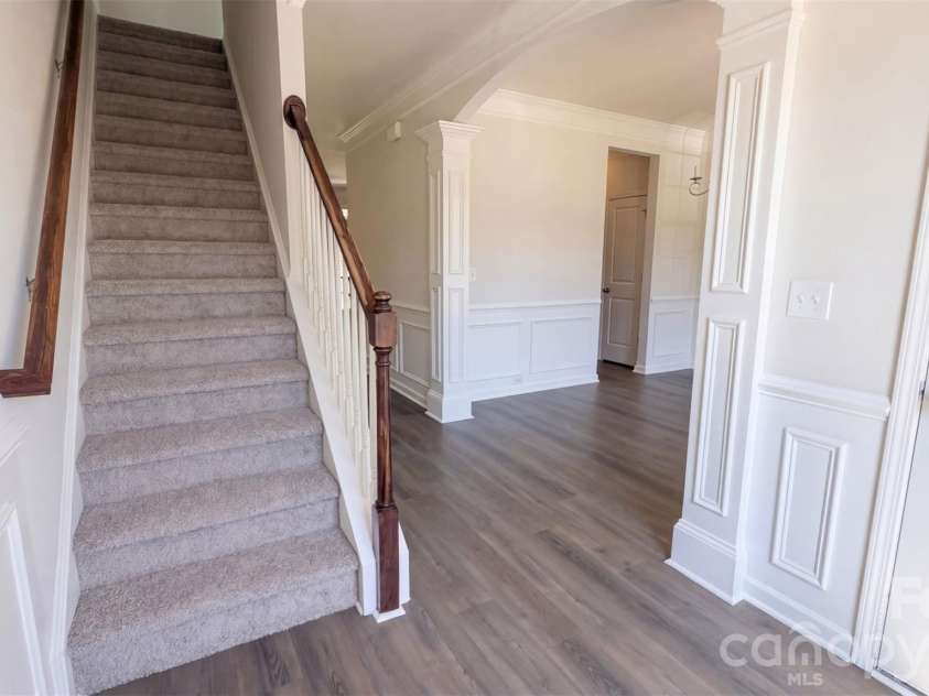3807 Ernie Drive, Charlotte, NC 28269.  MLS# CAR4427050, YatesRealty ID 52229. 