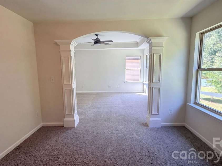 3807 Ernie Drive, Charlotte, NC 28269.  MLS# CAR4427050, YatesRealty ID 52229. 