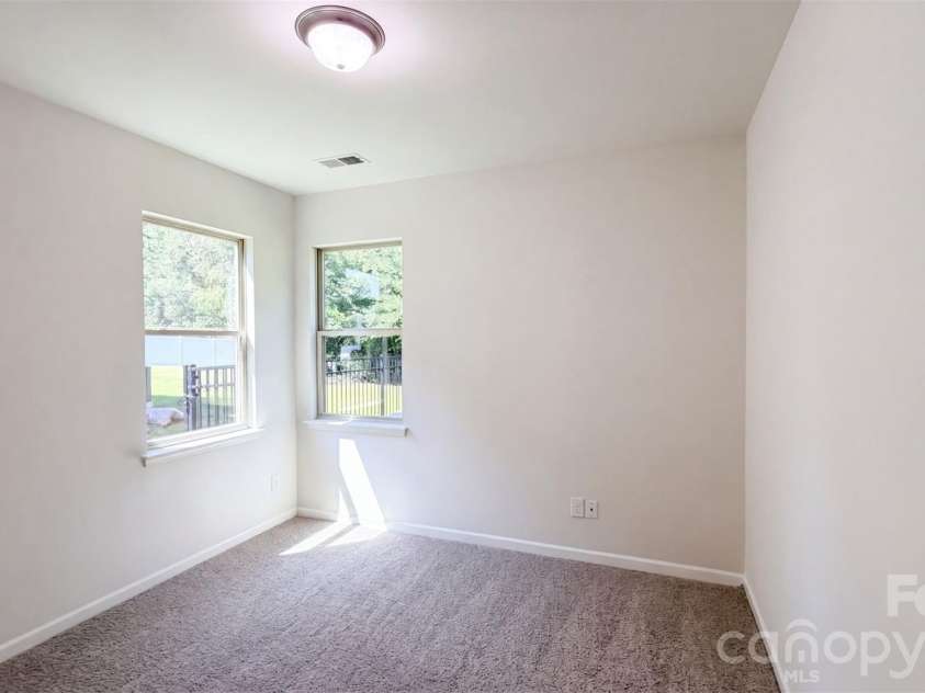 3807 Ernie Drive, Charlotte, NC 28269.  MLS# CAR4427050, YatesRealty ID 52229. 