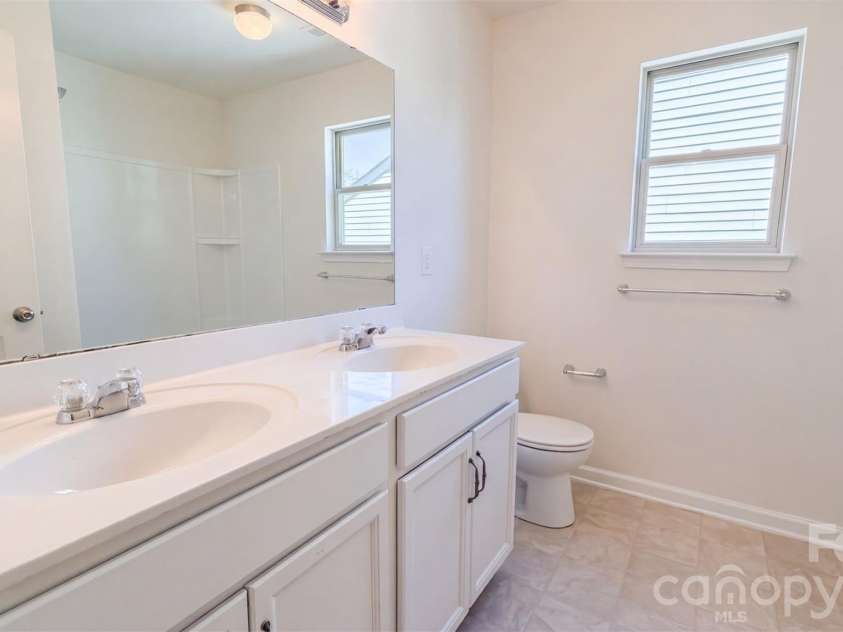 3807 Ernie Drive, Charlotte, NC 28269.  MLS# CAR4427050, YatesRealty ID 52229. 