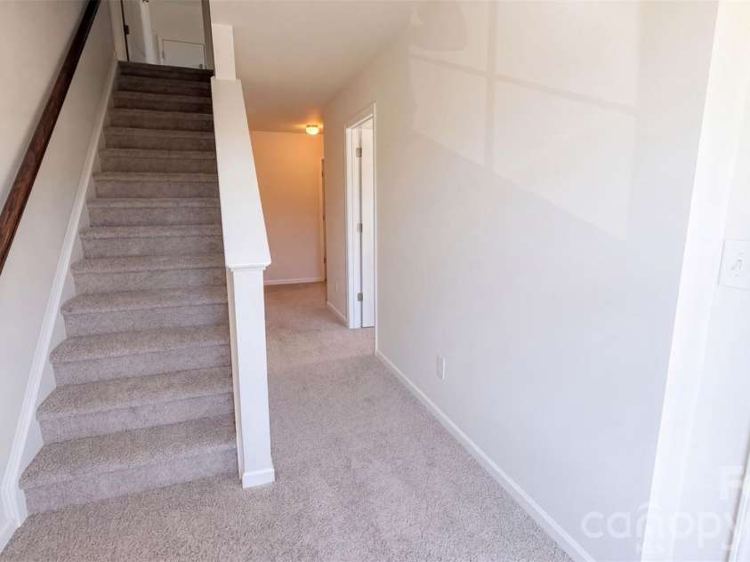 3807 Ernie Drive, Charlotte, NC 28269.  MLS# CAR4427050, YatesRealty ID 52229. 