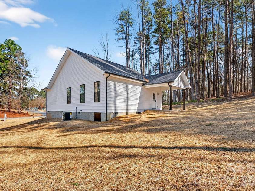 214 Knollwood Circle, Albemarle, NC 28001.  MLS# CAR4334162, YatesRealty ID 5223. 