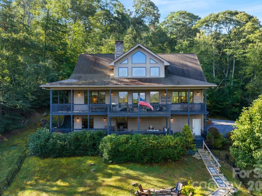 4968 Hickory Nut Gap Road, Banner Elk, NC 28604.  MLS# CAR4424631, YatesRealty ID 52234. 