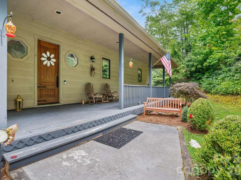 4968 Hickory Nut Gap Road, Banner Elk, NC 28604.  MLS# CAR4424631, YatesRealty ID 52234. 