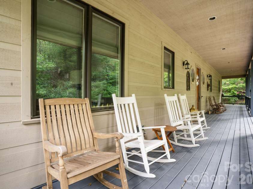 4968 Hickory Nut Gap Road, Banner Elk, NC 28604.  MLS# CAR4424631, YatesRealty ID 52234. 