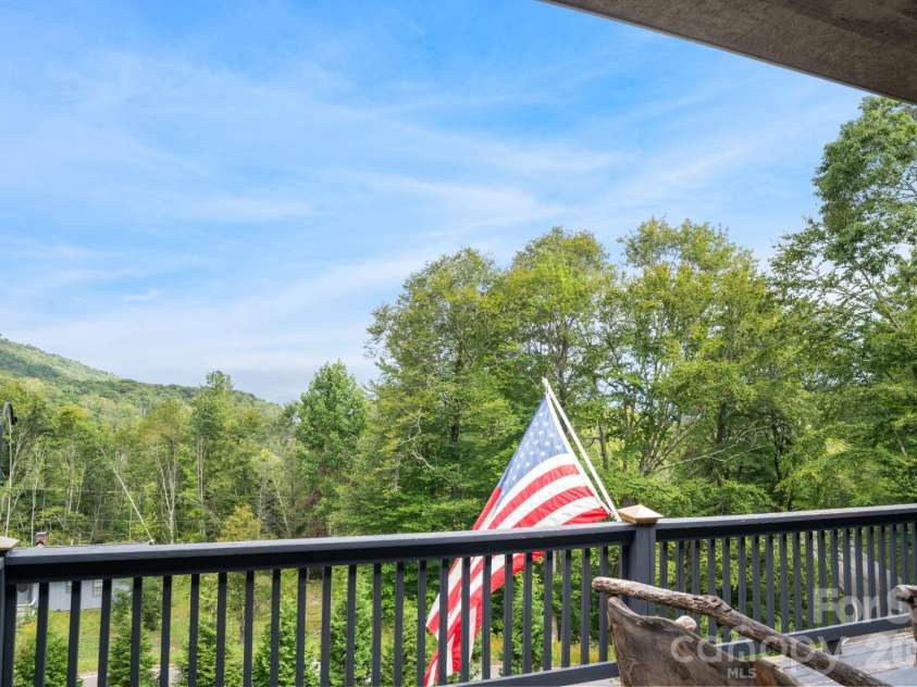 4968 Hickory Nut Gap Road, Banner Elk, NC 28604.  MLS# CAR4424631, YatesRealty ID 52234. 