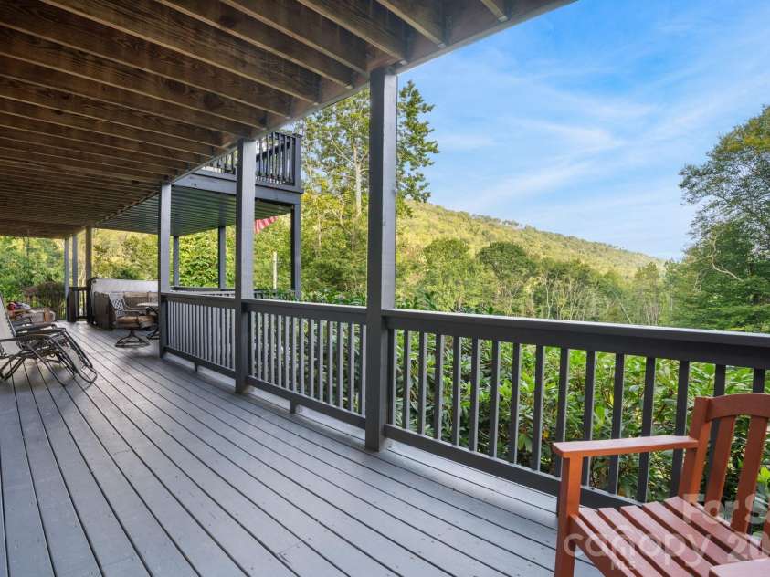 4968 Hickory Nut Gap Road, Banner Elk, NC 28604.  MLS# CAR4424631, YatesRealty ID 52234. 