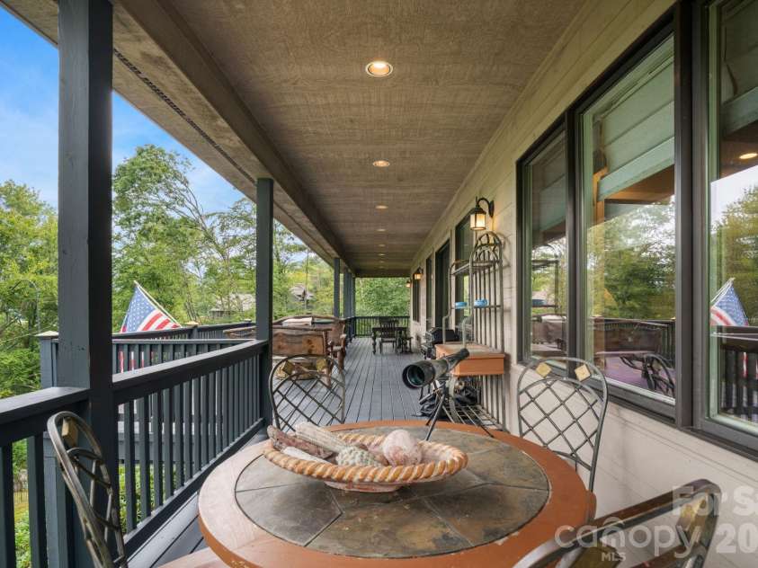 4968 Hickory Nut Gap Road, Banner Elk, NC 28604.  MLS# CAR4424631, YatesRealty ID 52234. 