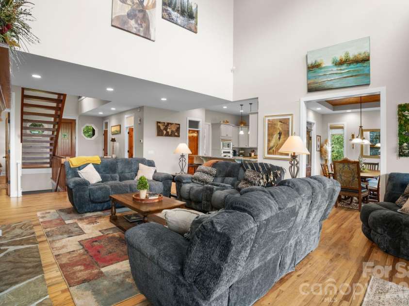 4968 Hickory Nut Gap Road, Banner Elk, NC 28604.  MLS# CAR4424631, YatesRealty ID 52234. 